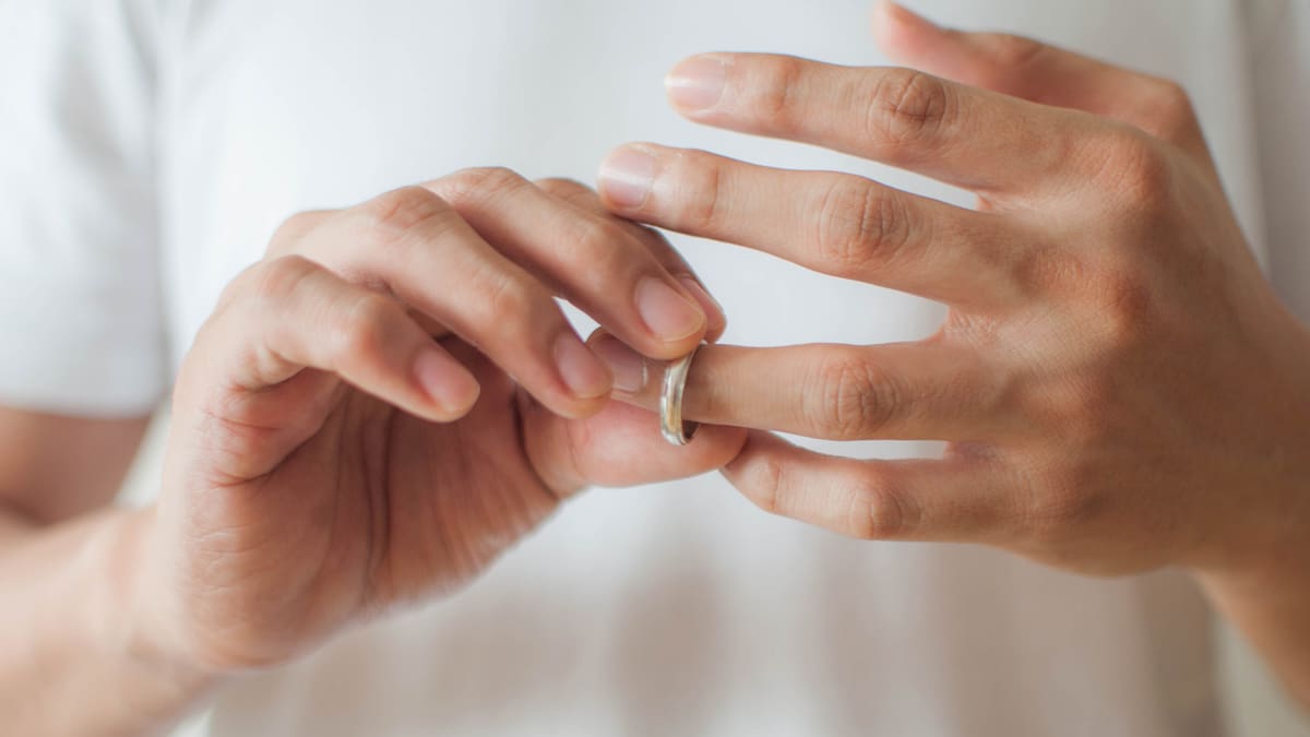 I’m in love with my best friend’s wife – did I marry the wrong woman? I’m in love with my best friend’s wife – did I marry the wrong woman?