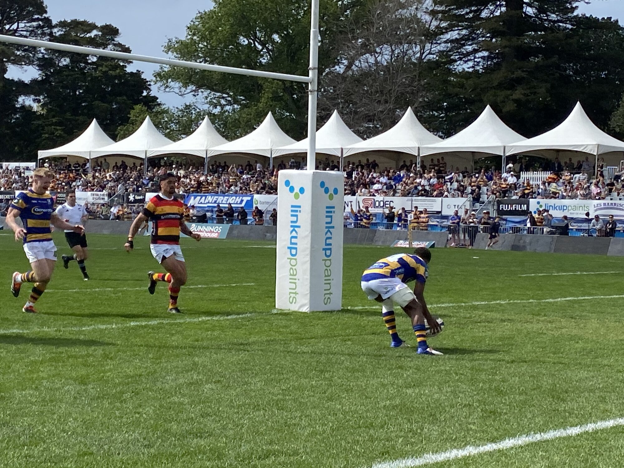 Filipe Vakasiuola scoring a try for the Bay of Plenty Steamers. Photo / Rosalie Liddle Crawford