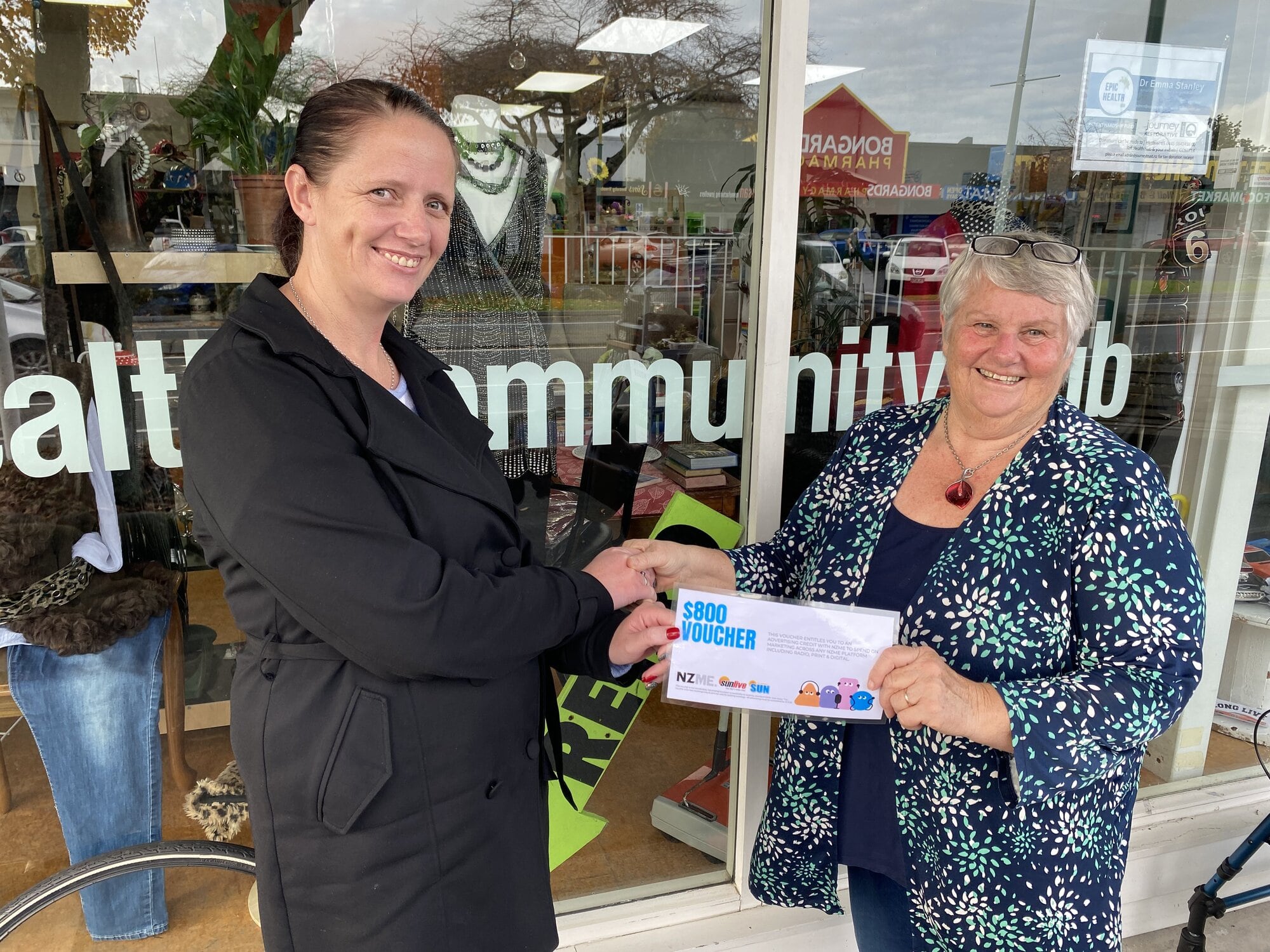 Epic Health Medical Practice administrator Natasha Bates with judge Maureen Kathan. Photo/Rosalie Liddle Crawford.