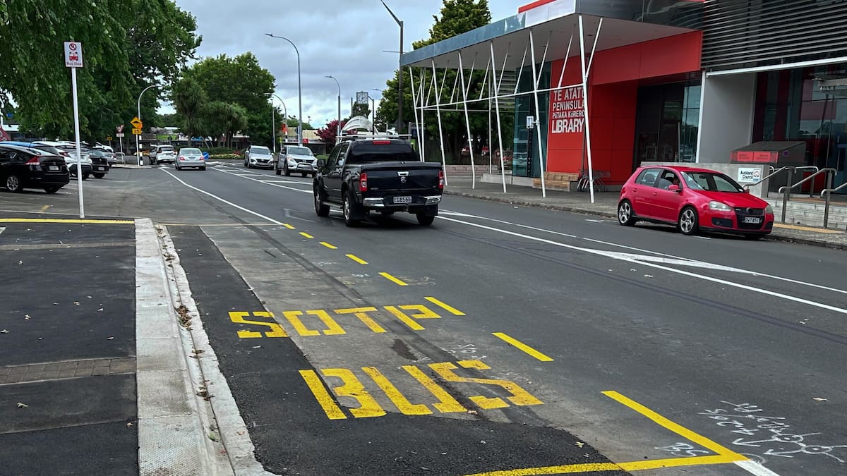 Oh no! Auckland Transport's hilarious bus stop clanger