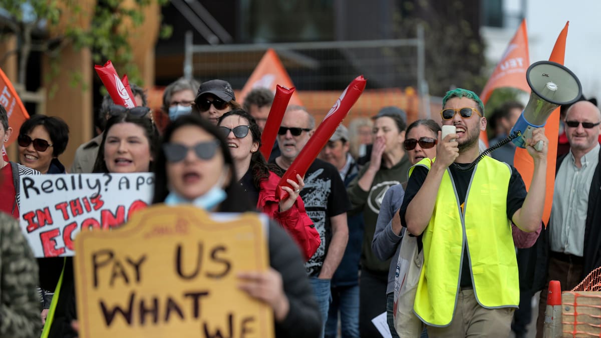 Universities facing strike action offering pay rises of 2-3% Universities facing strike action offering pay rises of 2-3%