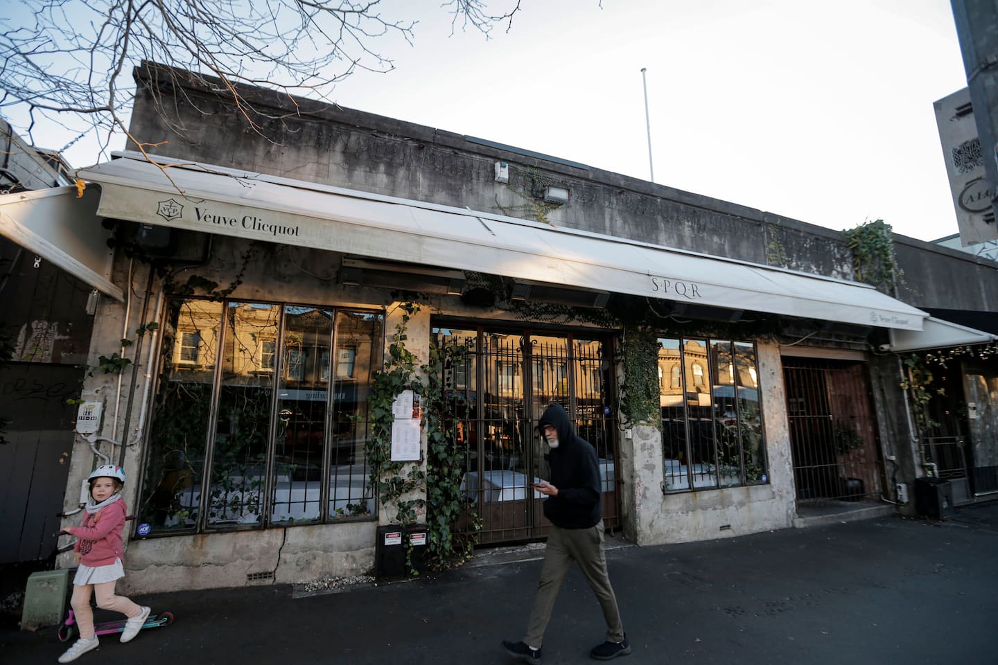 The sun sets on Ponsonby rd restaurant institution SPQR as liquidators were appointed to the business yesterday afternoon and it is no longer trading.
NZ Herald Photo by Alex Burton 12 July 2024