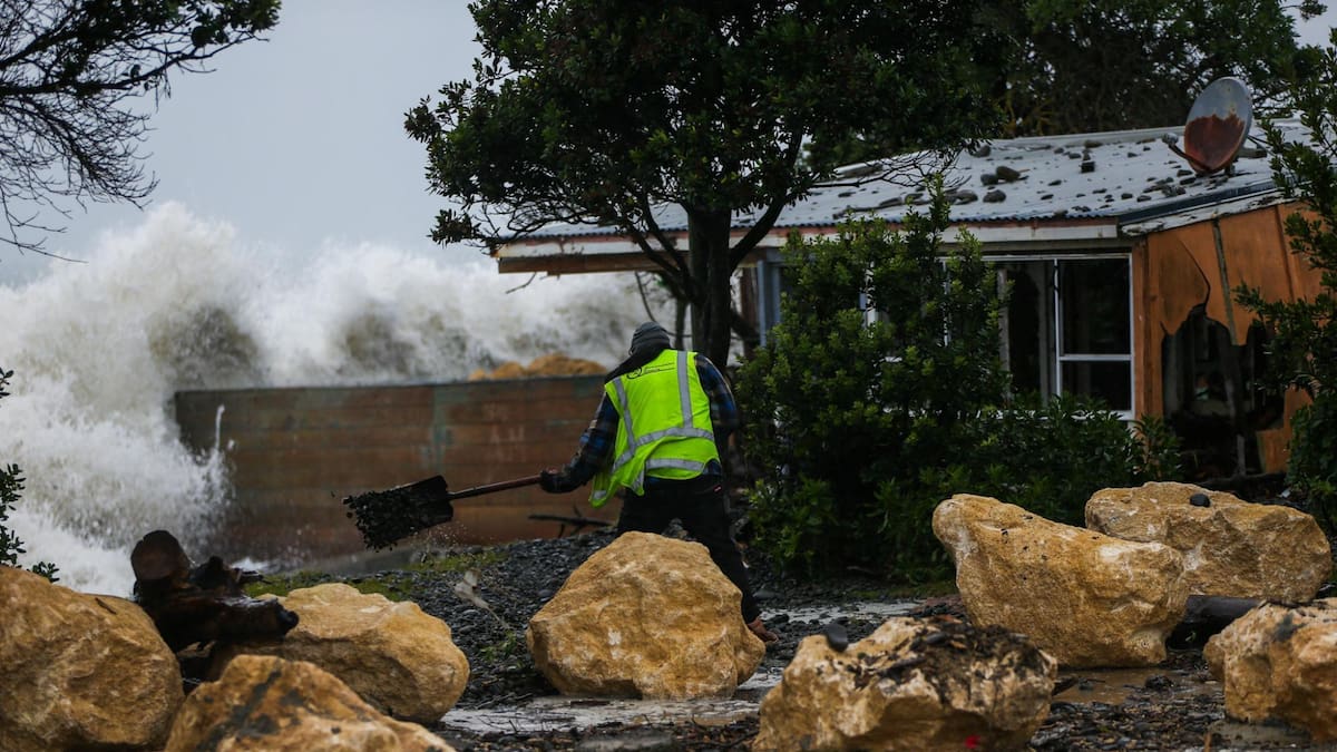 Homes underwater in 'catastrophic' storm, Govt pledges 0k in support Homes underwater in 'catastrophic' storm, Govt pledges 0k in support