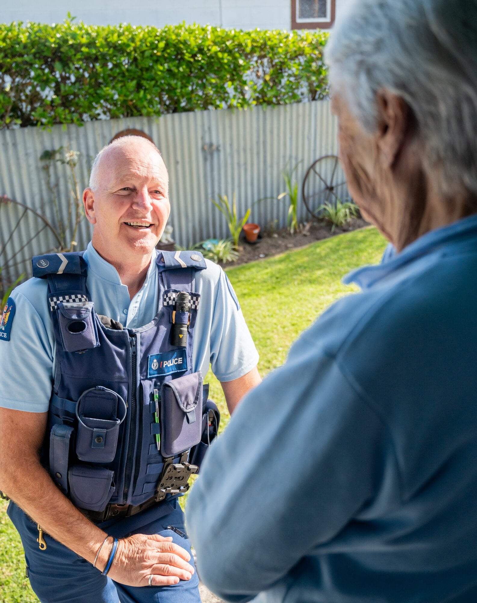 Pāpāmoa Community Constable Adrian Oldham visiting Ailsa Scott. Photo / Brydie Thompson