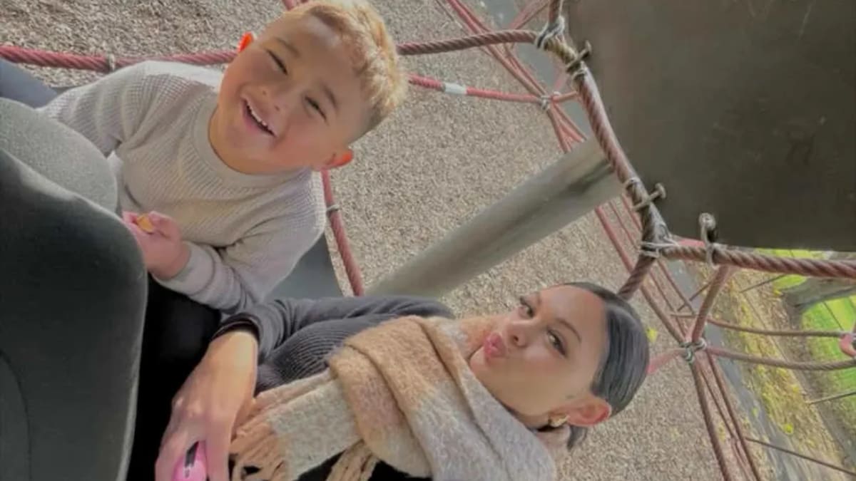 Family seeks driver after Auckland mum killed in crash with loose boat Family seeks driver after Auckland mum killed in crash with loose boat