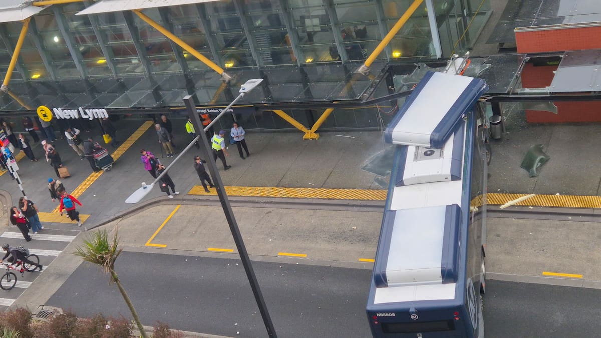 'Loudest bang': Electric bus smoking after crashing into West Auckland train station
