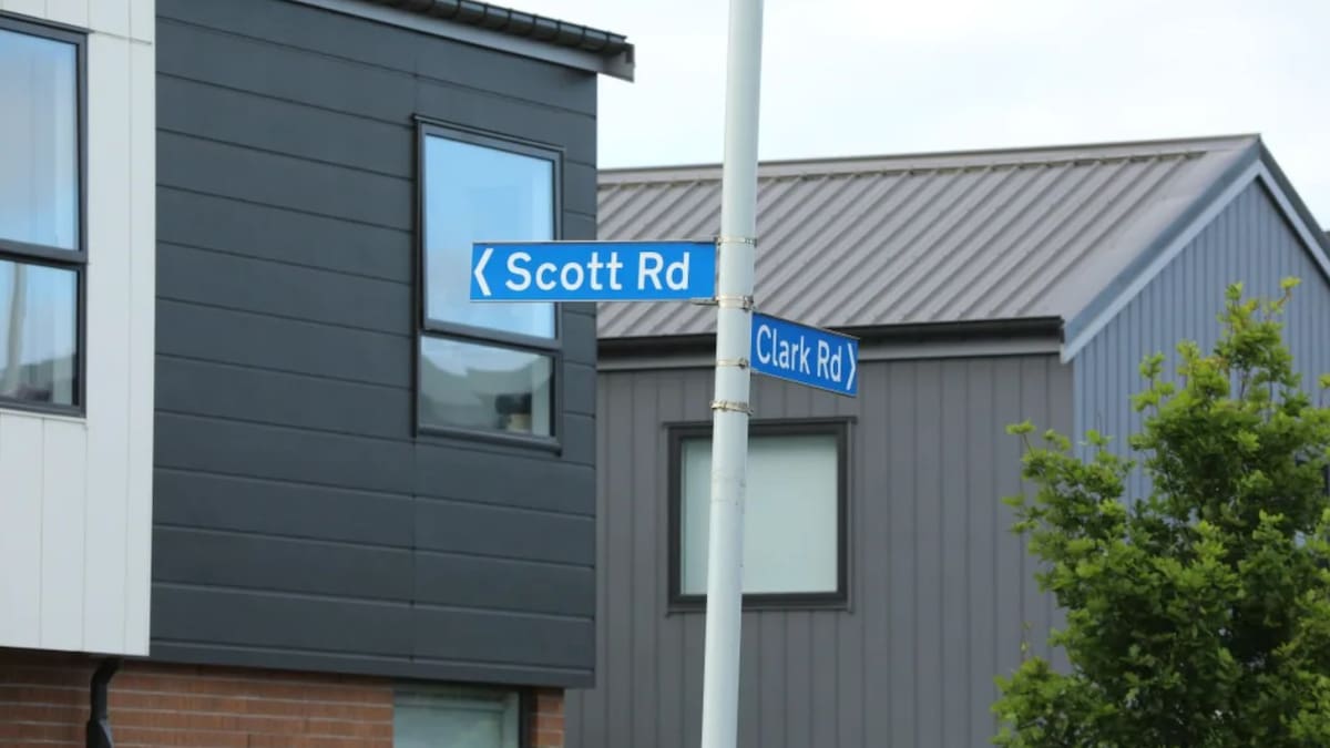 ‘You cannot hold a whole community hostage’: Anger over Scott Point bottleneck ‘You cannot hold a whole community hostage’: Anger over Scott Point bottleneck