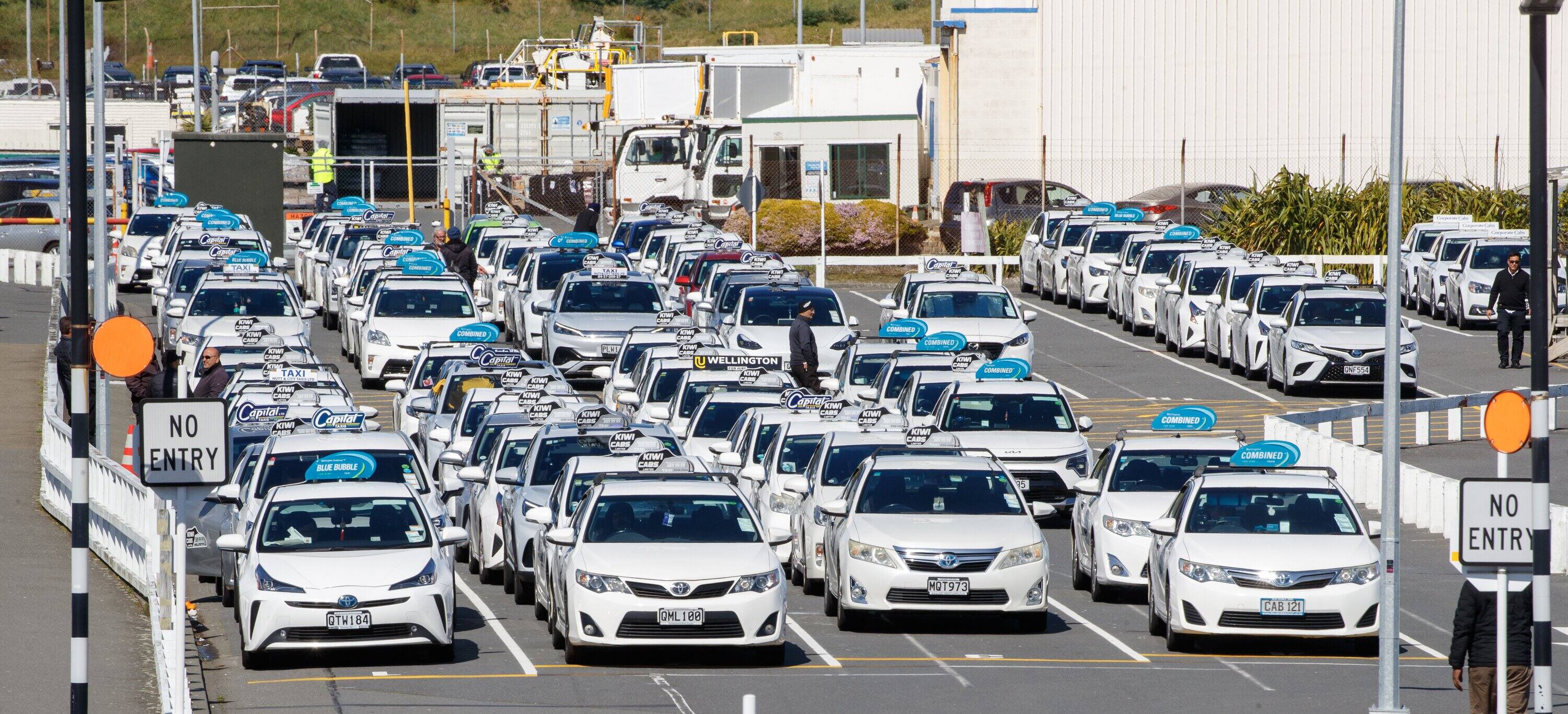 Wellington taxi company Kiwi Cabs goes into liquidation after airport ranks exclusion