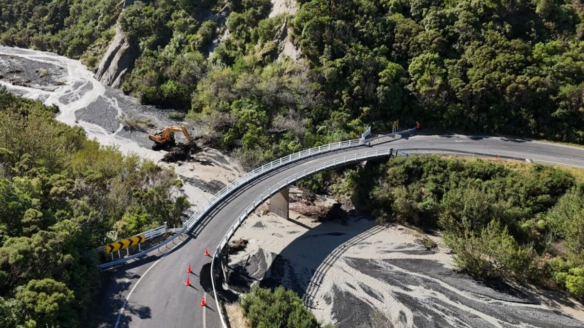 Crayfishers in cut-off Wairarapa hope bridge reopens soon - NZ Herald