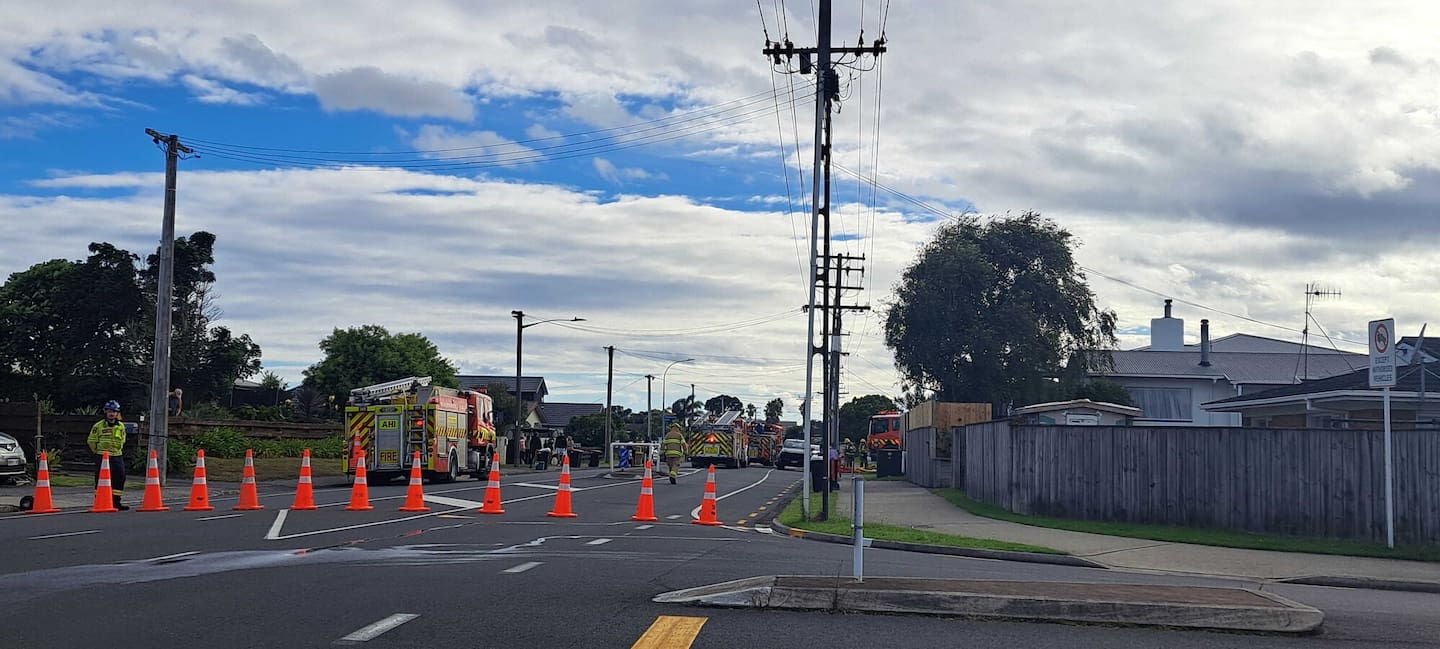 Emergency services at the scene of a house fire on Golf Rd near intersection of Fairway Ave. Photo / Sandra Conchie