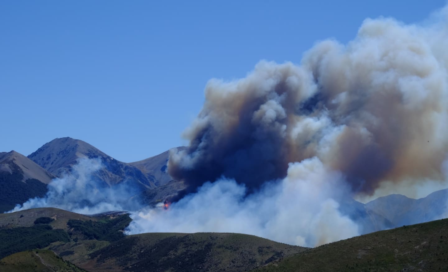 Two Previously Controlled Fires Re ignite two-previously-controlled-fires-re-ignite