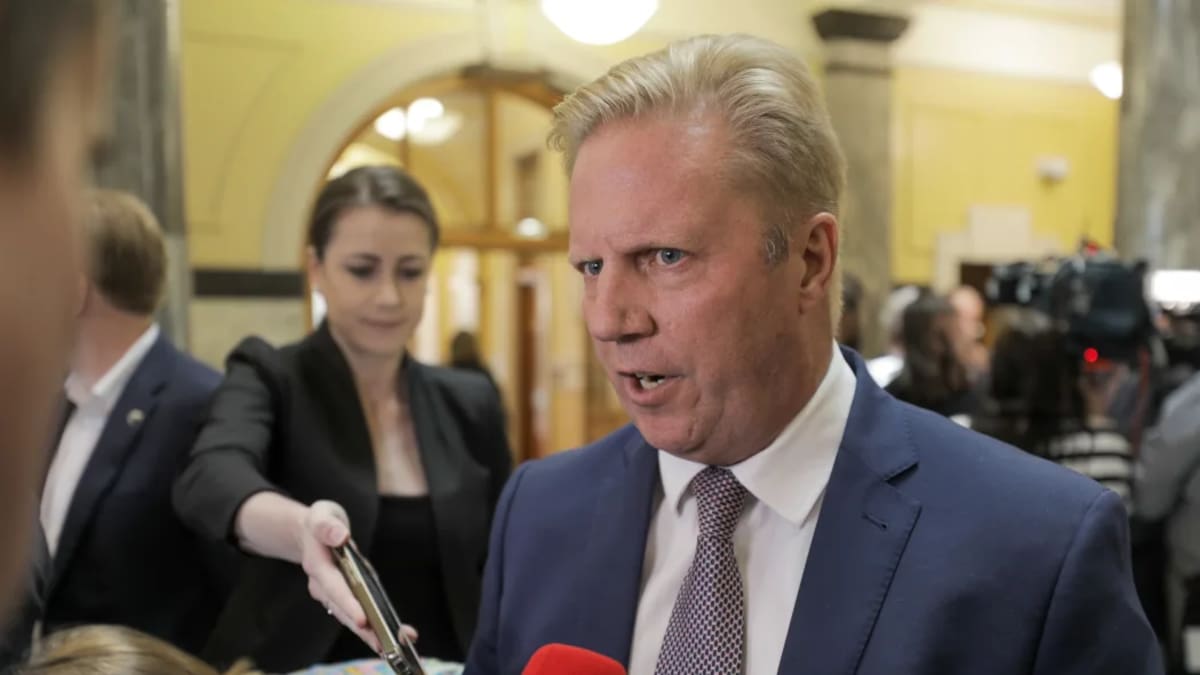 Canada agrees to 7m dairy deal after NZ trade dispute Canada agrees to 7m dairy deal after NZ trade dispute