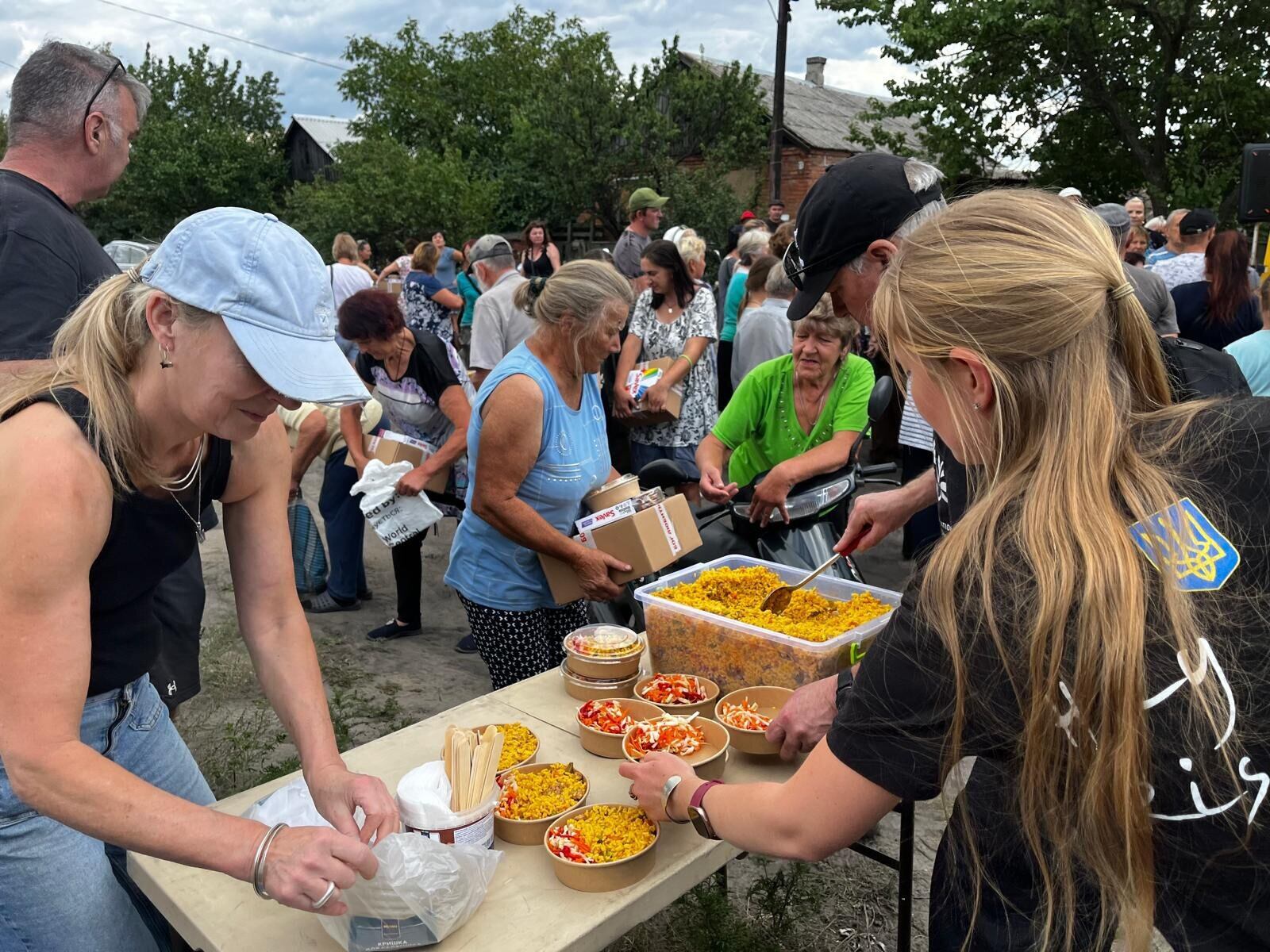  Harriet Campbell and Jason Zan launched &lsquo;Never Alone &ndash; Humanitarian Kitchen&rsquo; in Ukraine to provide fresh meals to frontline towns. Photo / Supplied