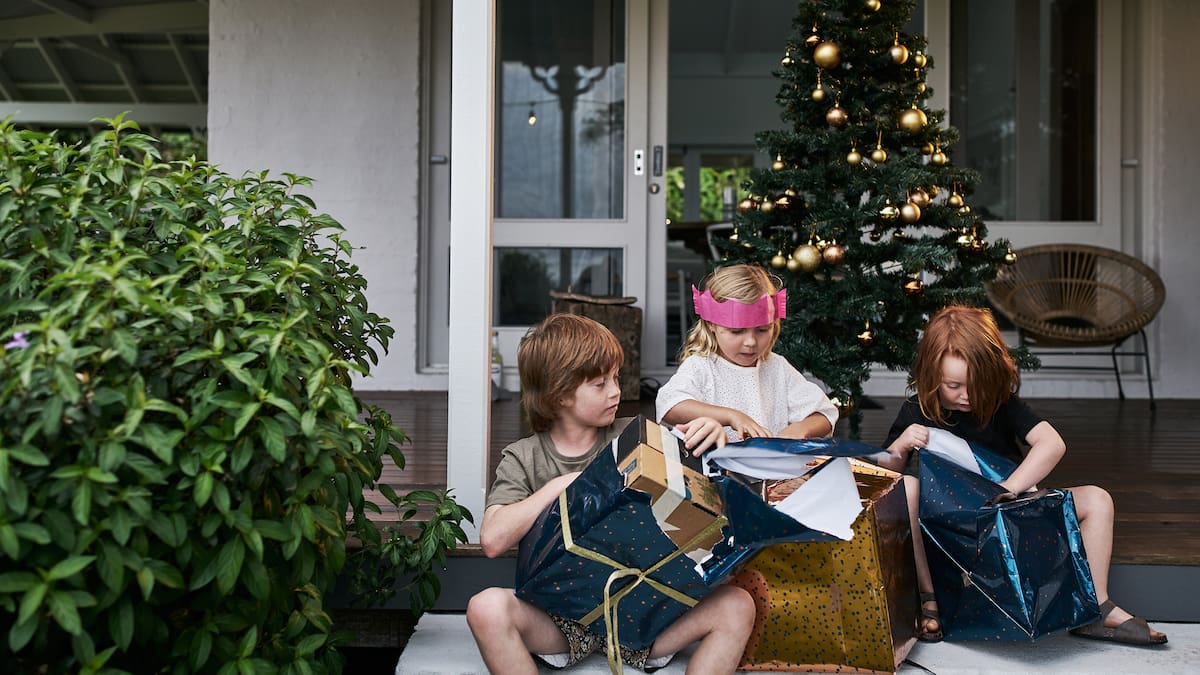 The do’s and don’ts of giving gifts to kids, according to a paediatrician The do’s and don’ts of giving gifts to kids, according to a paediatrician