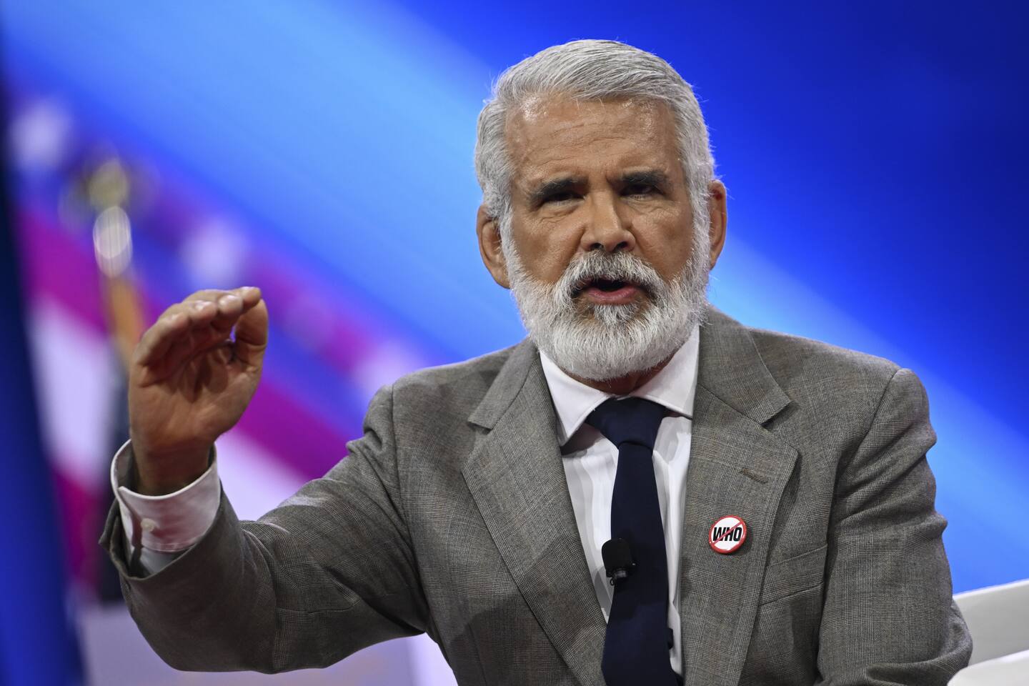 The new panel includes scientists and public health experts, including vaccine skeptic Robert Malone. Photo / Getty Images