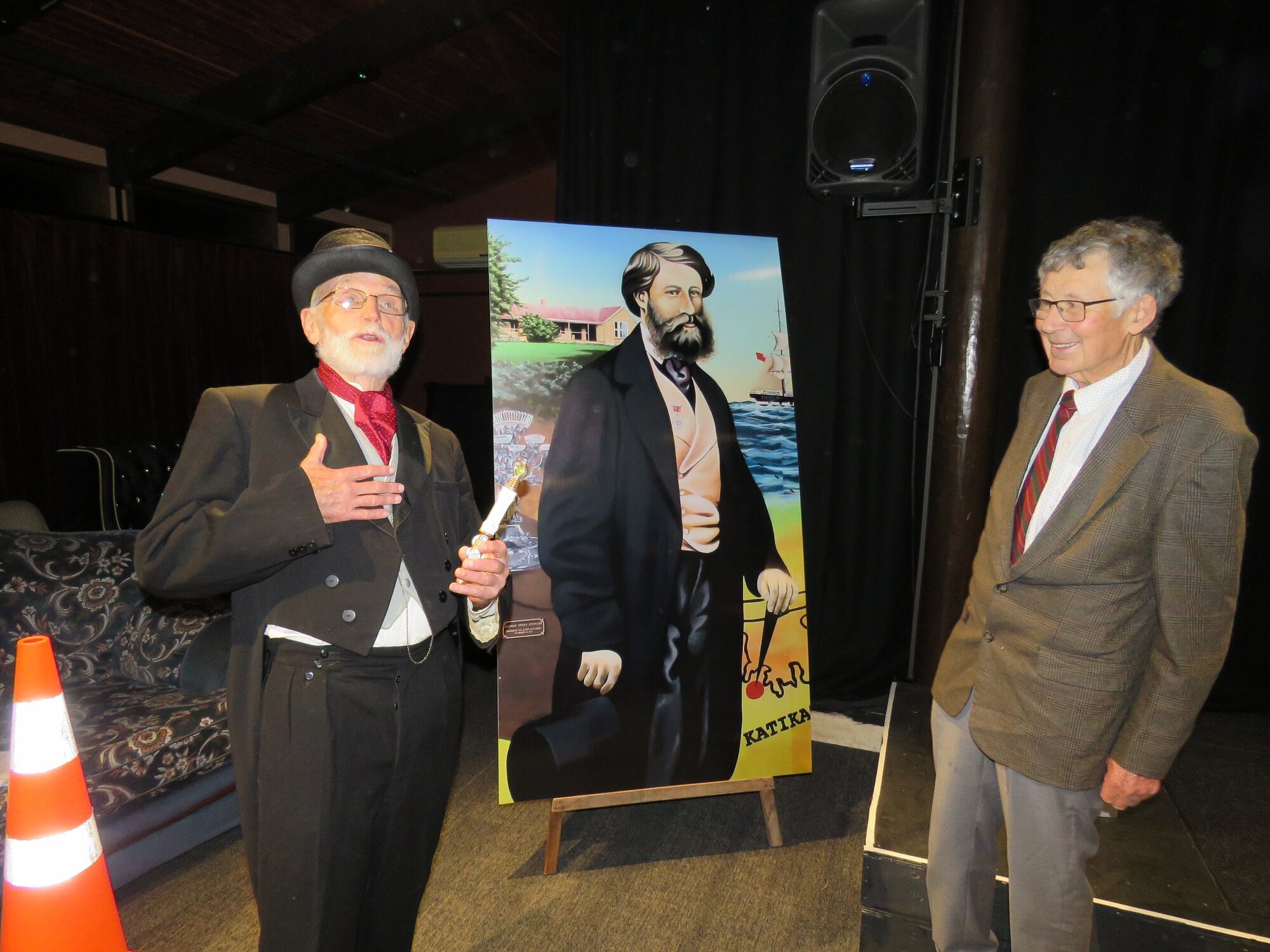  George Vesey Stewart (Norm Guenter) in front of a mural of himself circa 1875, with the professor (Francis Young) in today’s world. Photo / Merle Cave