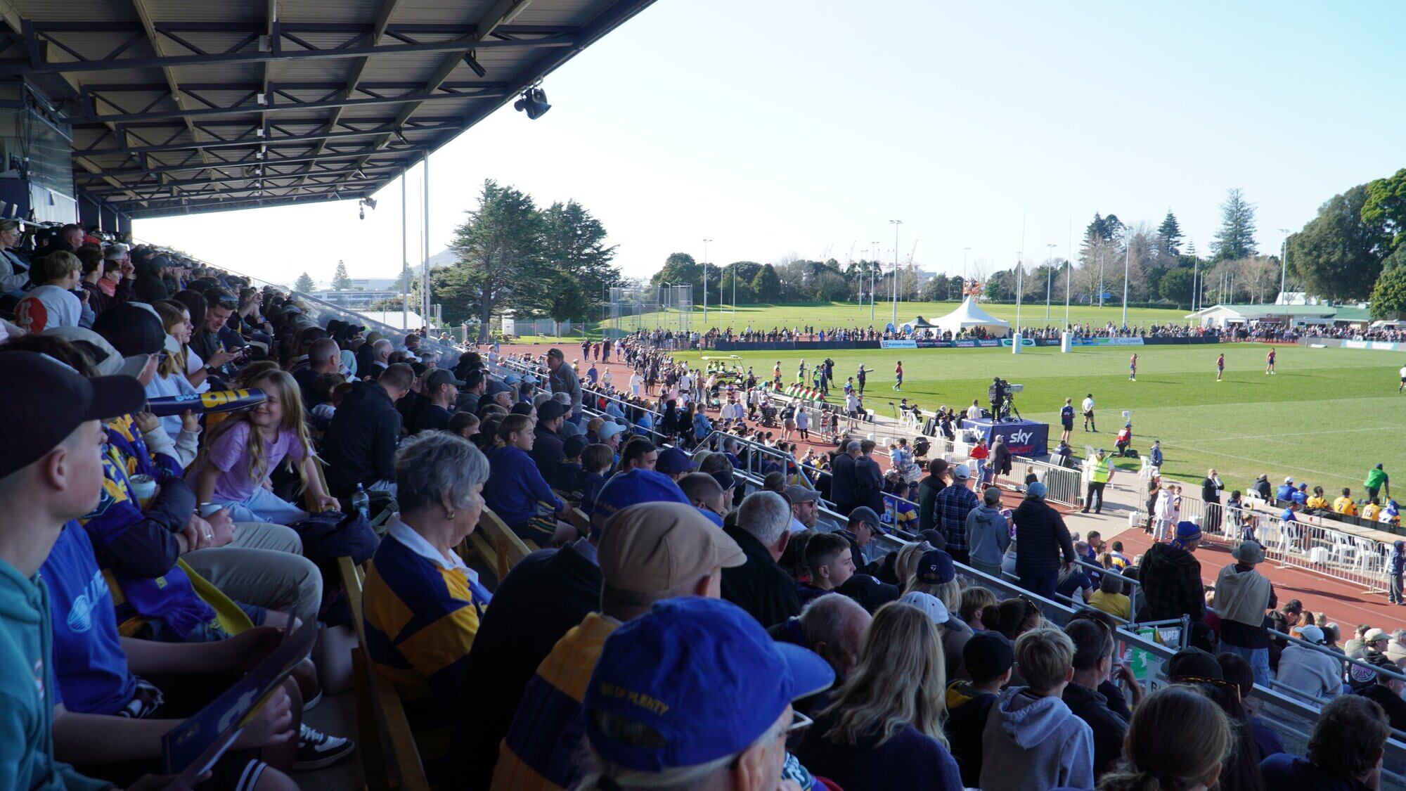 The crowds flocked to the Tauranga Domain. Photo / Rosalie Liddle Crawford