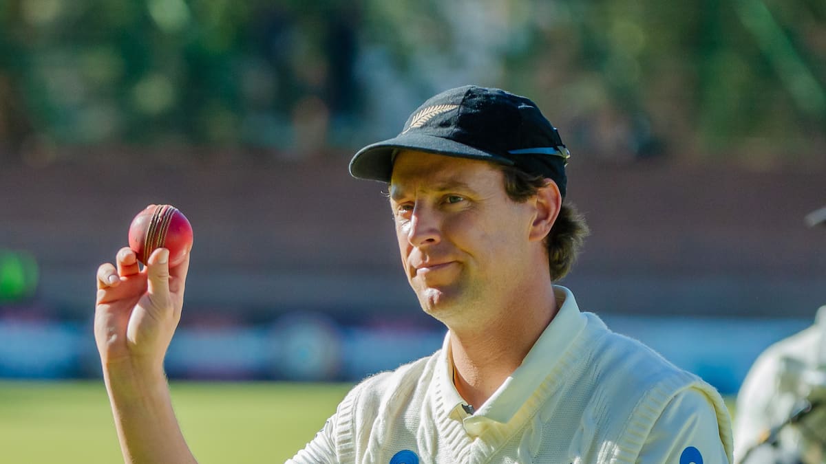 Black Caps v Zimbabwe: Matt Henry takes six wickets as New Zealand seize advantage in Bulawayo