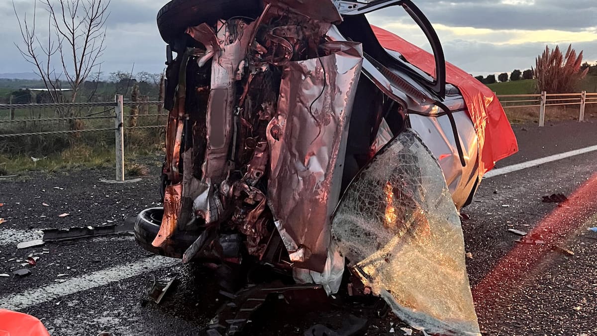 Five dead in 'horrendous' crash near Hamilton, SH3 closed Five dead in 'horrendous' crash near Hamilton, SH3 closed