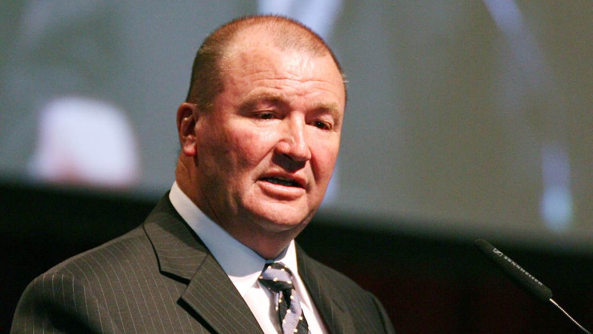 Lowe could face legal action over 'poof' comment - NZ Herald