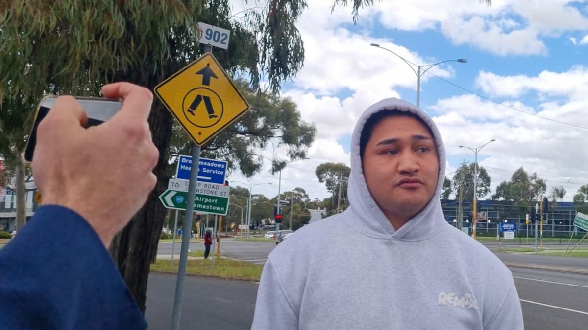 Kiwi who attacked crew on Air NZ flight ordered to pay k Kiwi who attacked crew on Air NZ flight ordered to pay k