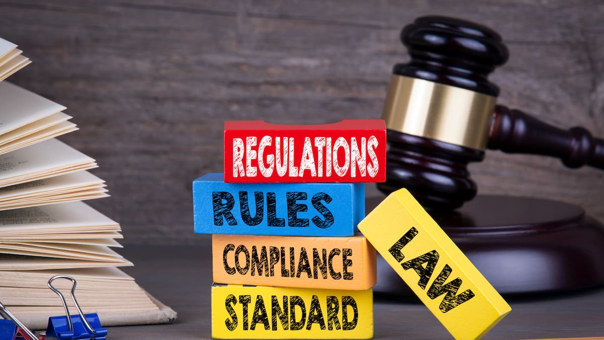 ¿Ley por idiomas? David Harvey sobre tribunales, el vocabulario de la defensa y el avance de políticas