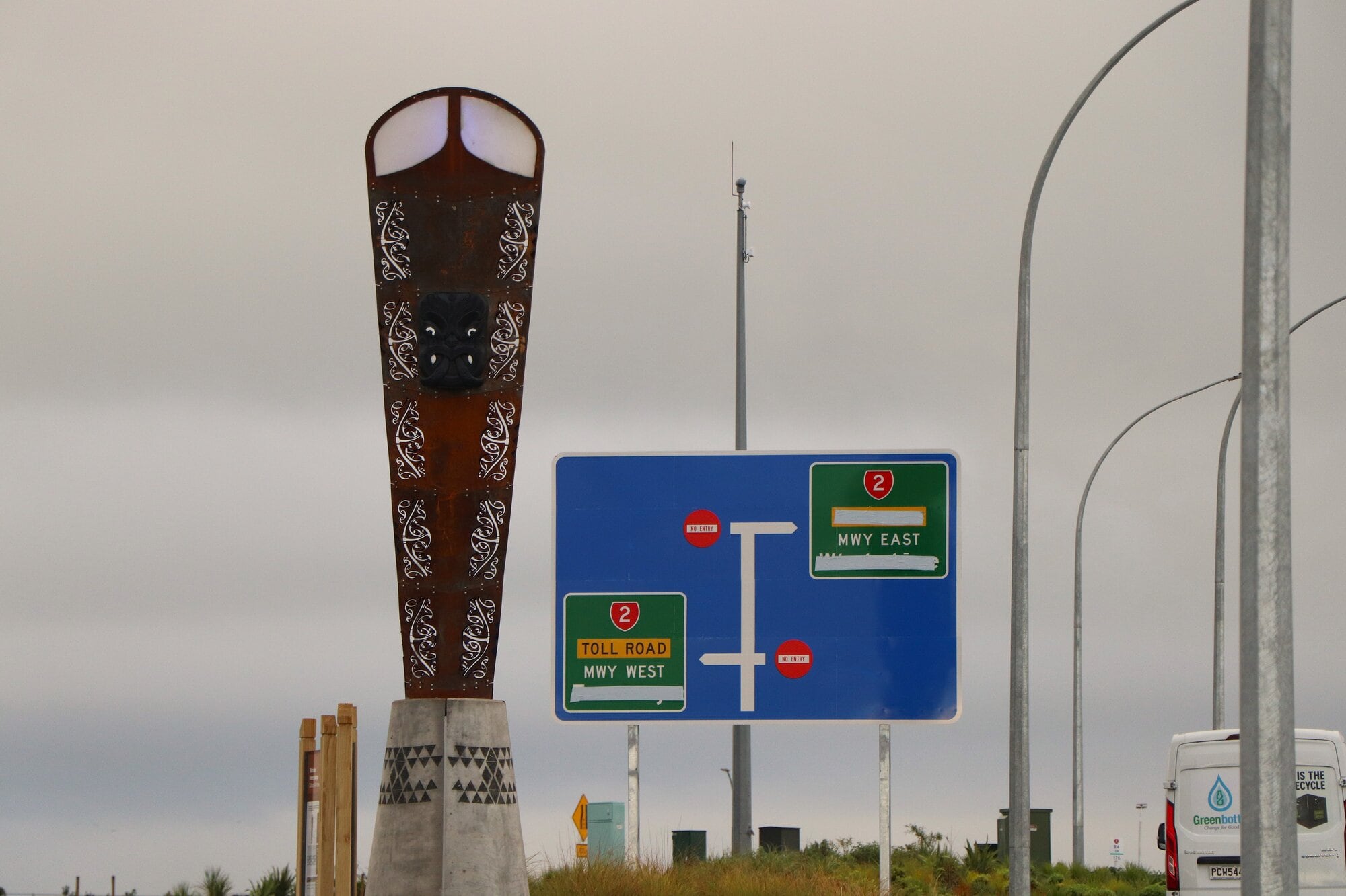 One of the rau on the Pāpāmoa East Interchange representing chieftainship, mana and stature. Photo / Ayla Yeoman