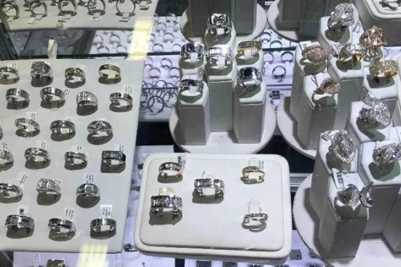 How an Ice deportation upended the biggest jewellery - heist case in US history , adding to victim distress