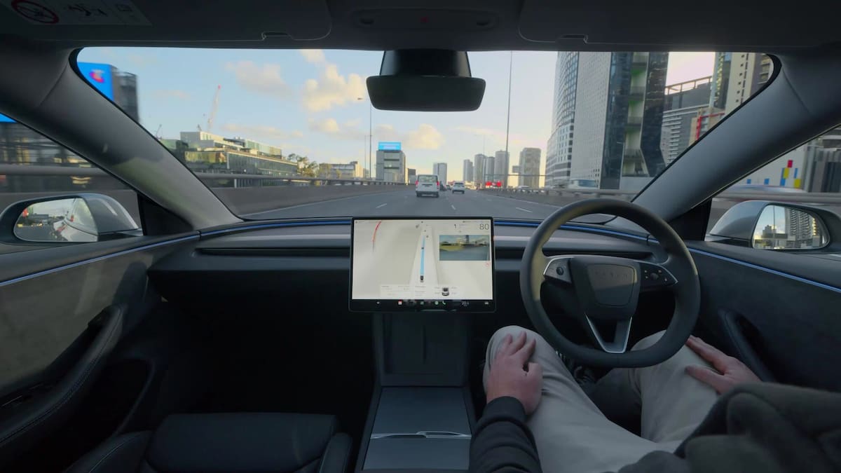 US officials probe Tesla ‘full self-driving’ over traffic violations US officials probe Tesla ‘full self-driving’ over traffic violations