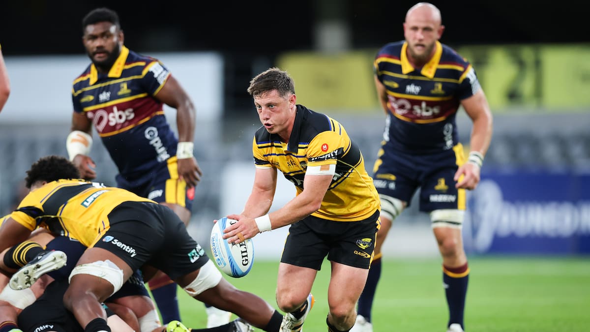 Hurricanes player ratings: The key partnership that gives glimpse of ABs future Hurricanes player ratings: The key partnership that gives glimpse of ABs future