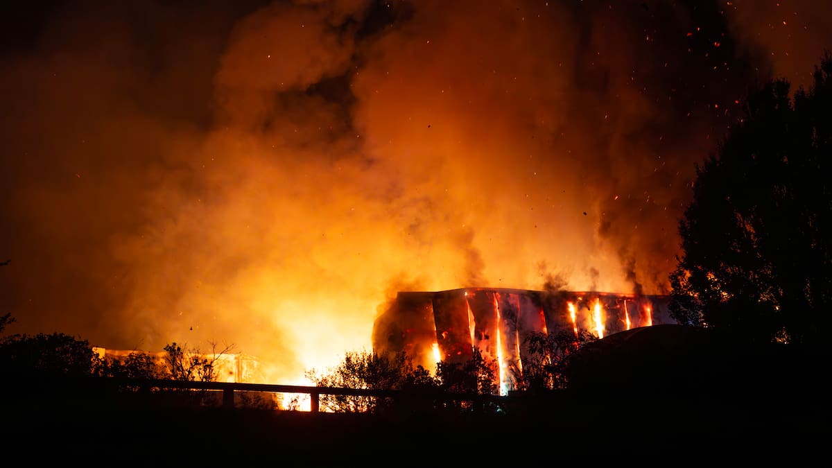 Auckland fire response hindered by broken big-ladder trucks