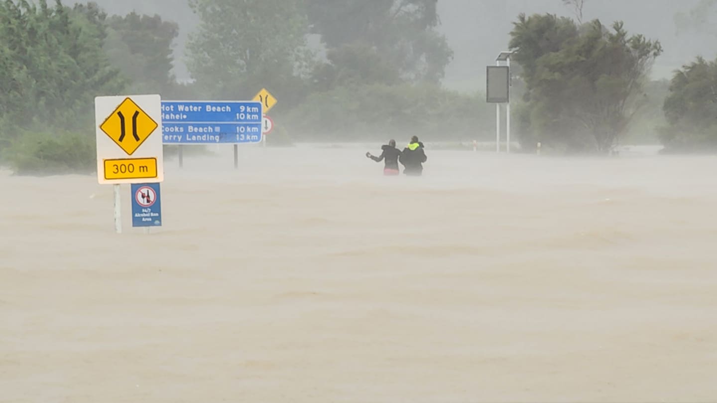 Cyclone Gabrielle live updates: Chris Hipkins labels storm ‘worst this ...