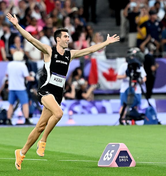 Hamish Kerr holds his nerve to secure high jump glory