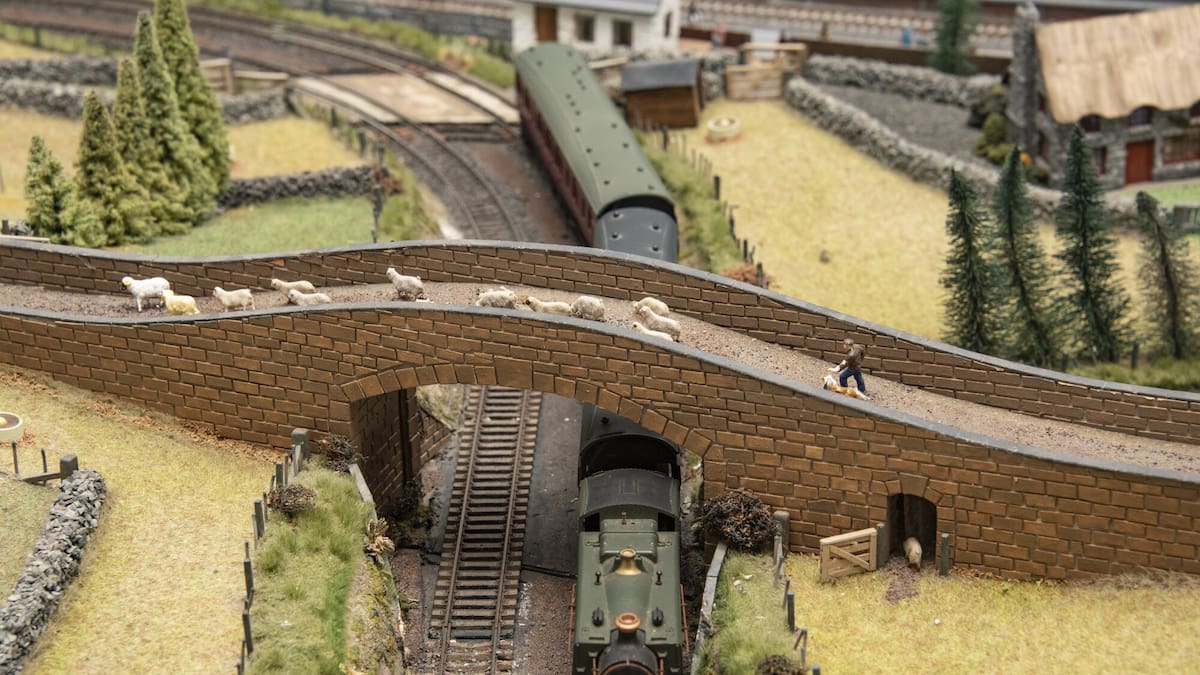 Model railway enthusiasts bring farming history to life Model railway enthusiasts bring farming history to life