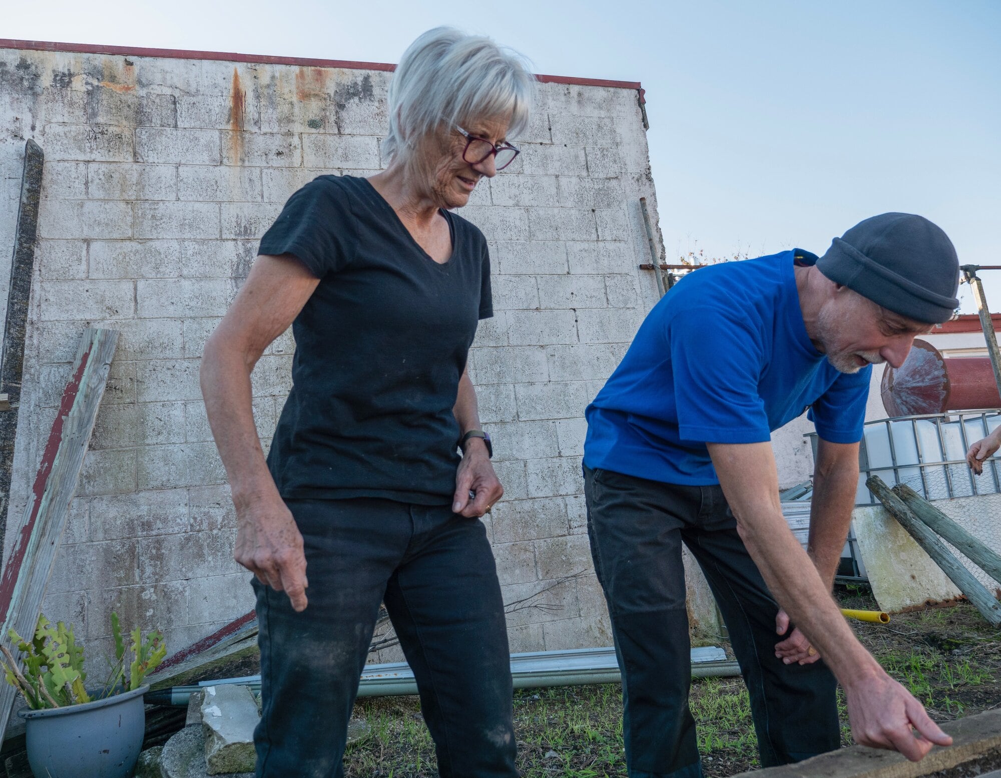  Jeanette Daysh and Steve Nicholson, get stuck into planting at the street garden.