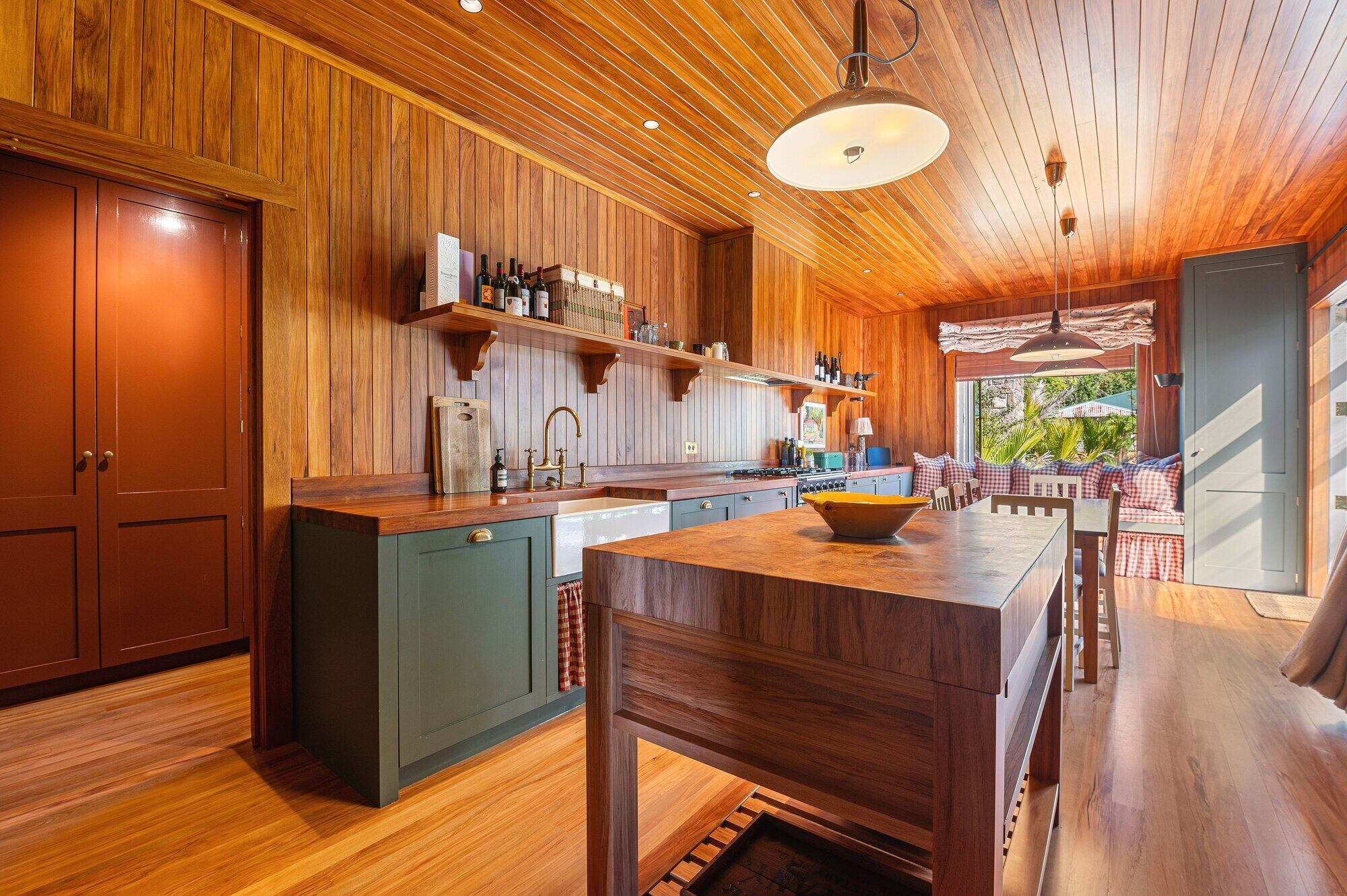  A Lake Rotoiti home was the winner of the Bay of Plenty & Central Plateau Supreme Renovation of the Year, Special Award, Renovation $1 million - $2 million category.