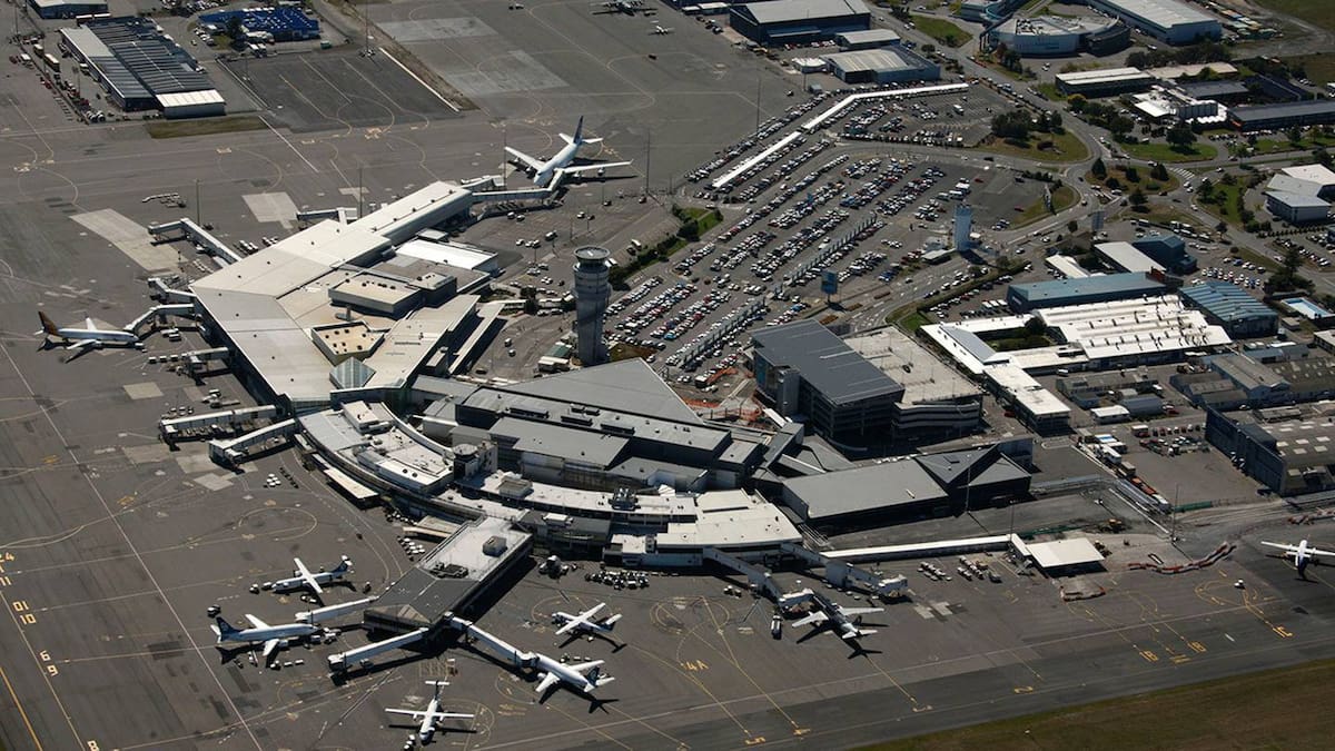 Freight plane lands safely at Christchurch Airport after engine failure – NZ Herald Freight plane lands safely at Christchurch Airport after engine failure – NZ Herald