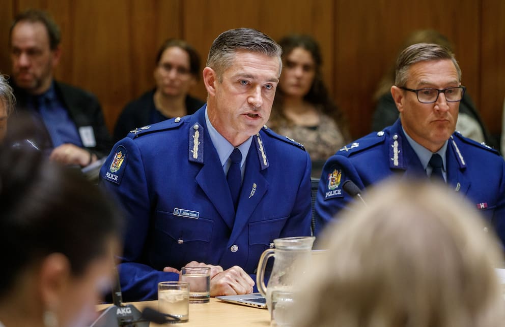 Gangs split on impending patch ban as new police powers pass through