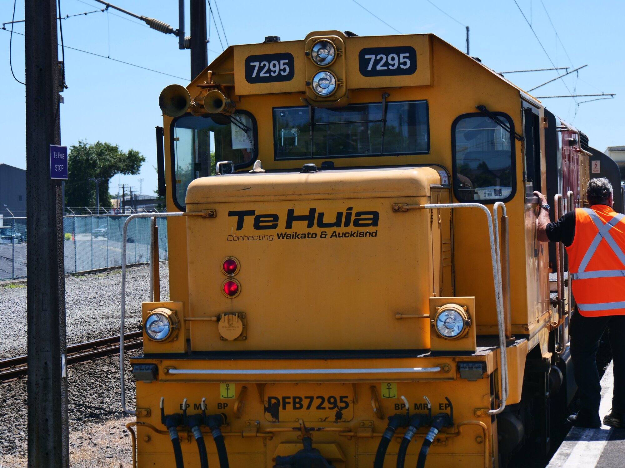 Hamilton rally backs Te Huia train as NZTA weighs Auckland – Waikato rail funding