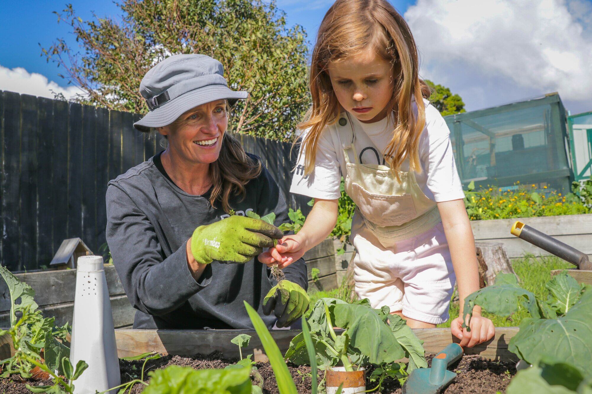  PiPS facilitator Maeve Henihan and Arataki School pupil Greta Parkby,7.  Photo / Kelly O&rsquo;Hara
