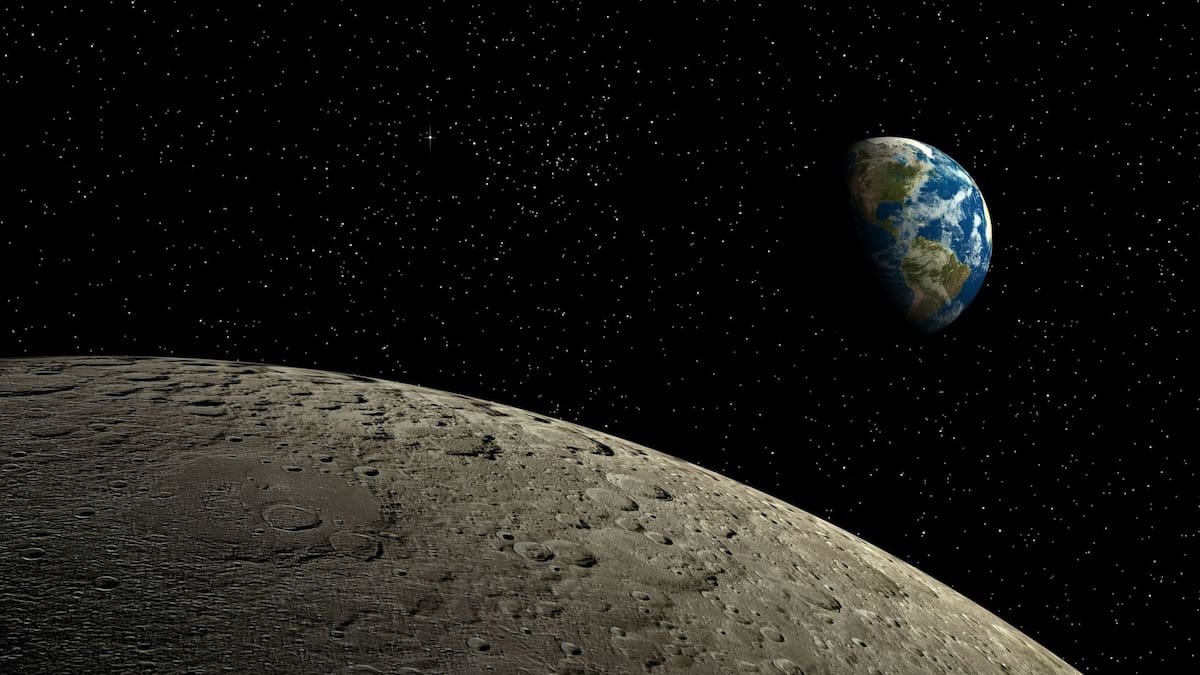 Earth set to become a two moon planet Earth set to become a two moon planet