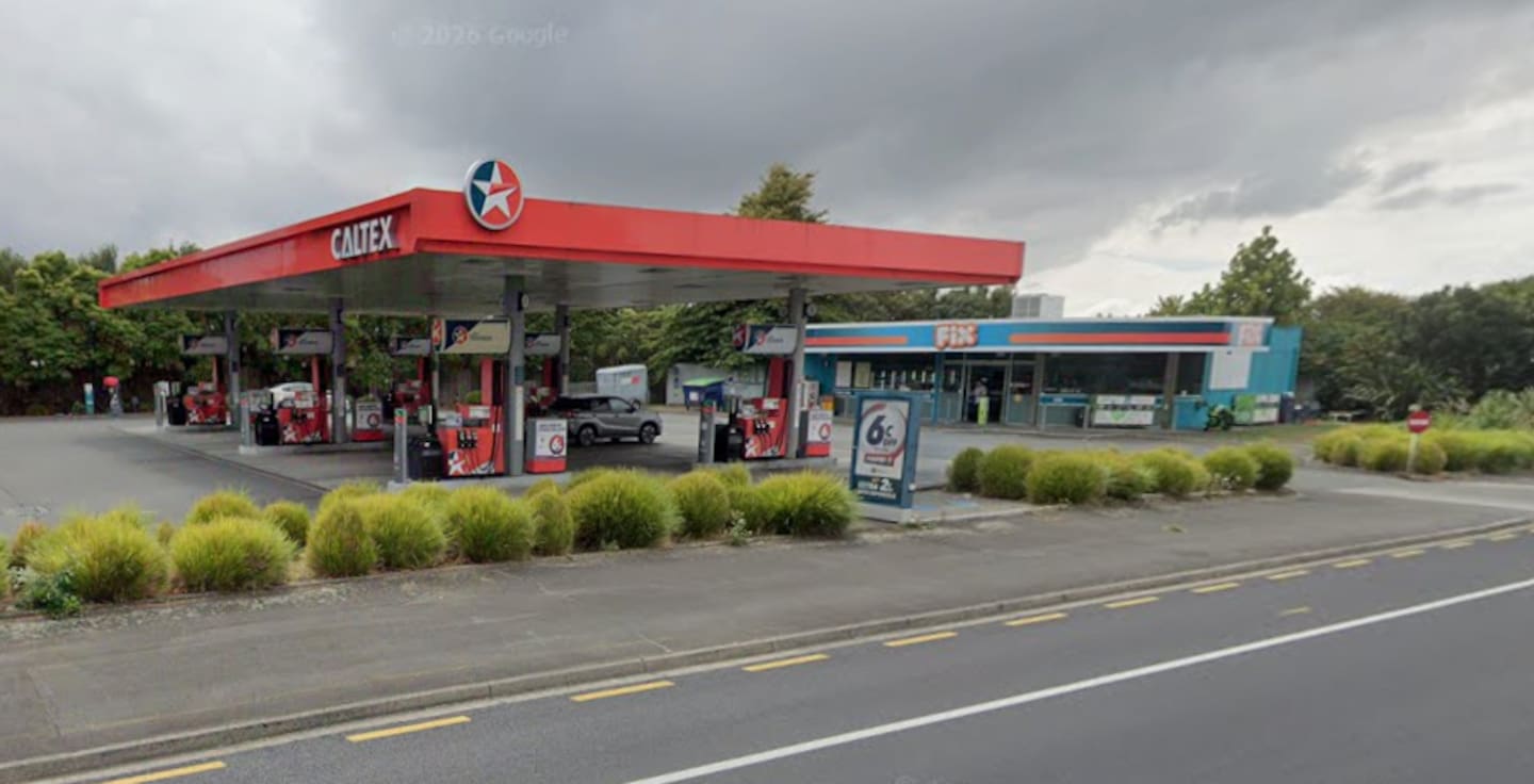 Ten offenders, aged between 15 and 19, stormed six businesses, including the Caltex Hillcrest during the early hours of January 19 last year. Image / Google maps