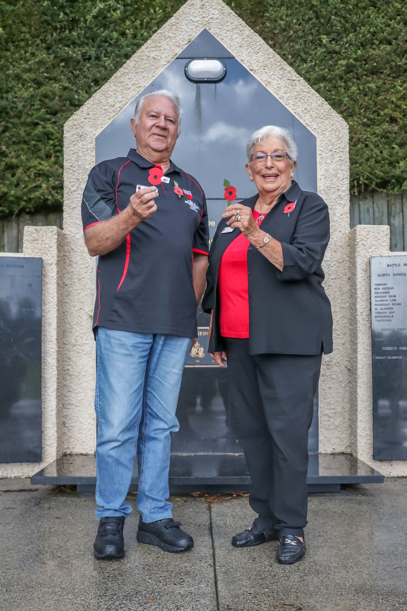  Tauranga RSA president Morton Anderson and Mount Maunganui RSA vice president Judy Hallinan welcome everyone to the city&rsquo;s one civic service on Anzac Day at Memorial Park. Photo / Kelly Ohara