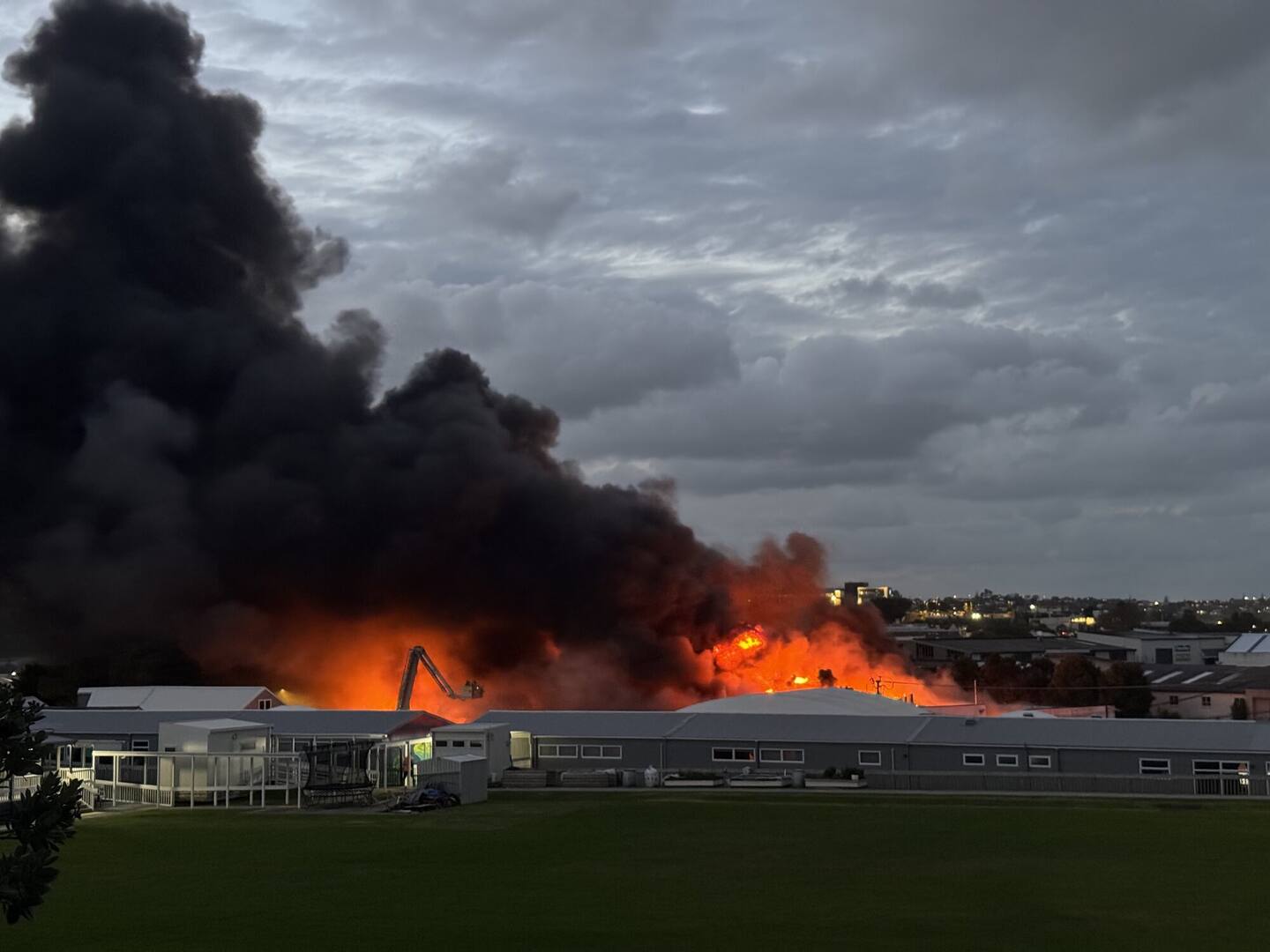 Firefighters were trapped above thick smoke after their aerial unit failed during a blaze at Abilities on Auckland’s North Shore.