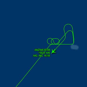 Air New Zealand passengers on Rarotonga flight face 8-hour return after bad weather thwarts landing