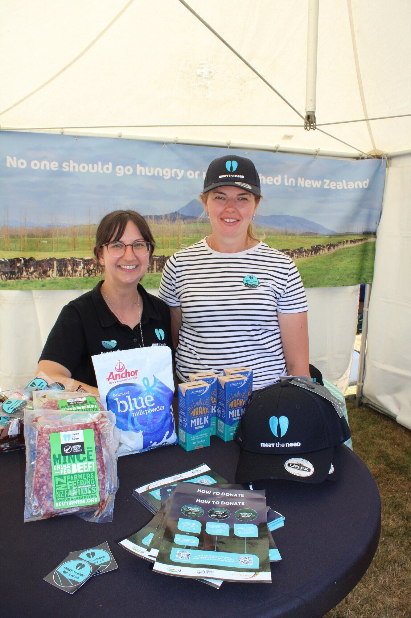  Meet the Need stakeholder liaison Danielle Williams, left, with Matamata Champion Georgie van Heuven at the NZ Dairy Expo. Photo / Steve Edwards