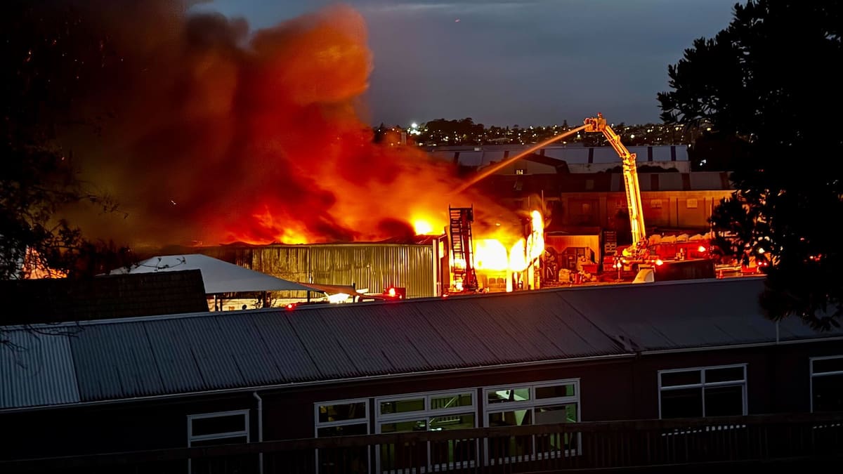 Watch: Firefighters trapped above North Shore blaze were engulfed in smoke with ‘no escape’ Watch: Firefighters trapped above North Shore blaze were engulfed in smoke with ‘no escape’