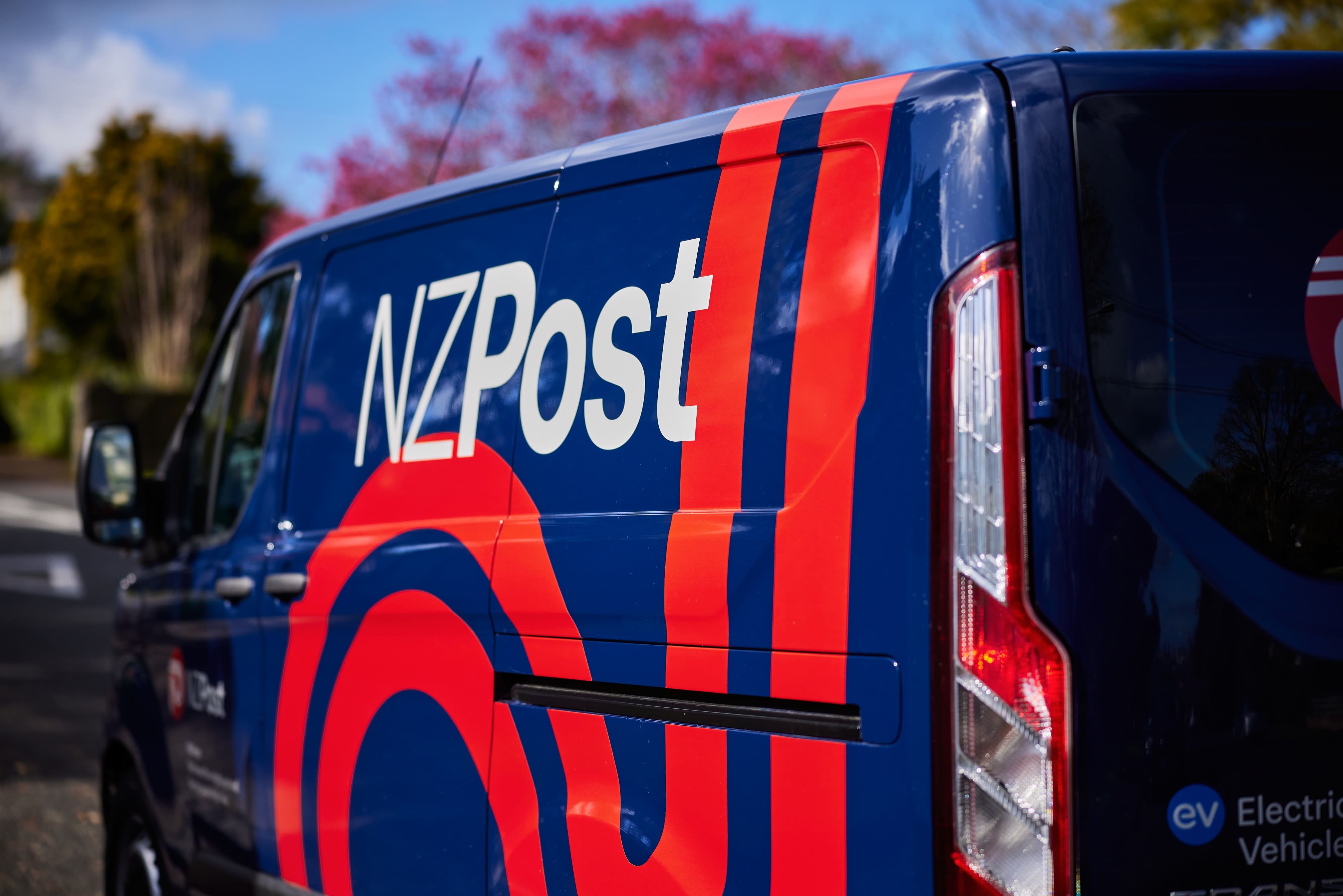 NZ Post cuts services , raising fears for offline older Kiwis – The Front Page