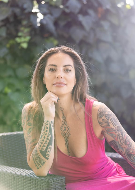 Instagram Model, Whose Breast Implant Burst, Wishes She Never Got