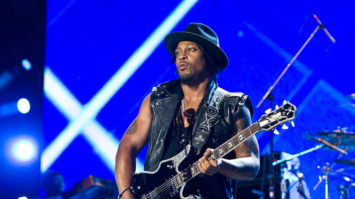 R&B singer D’Angelo dead at 51 - NZ Herald